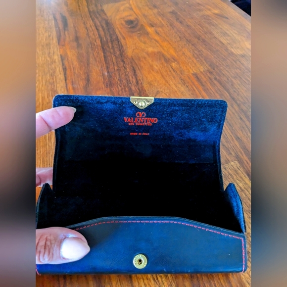 Valentino eye glass case - Picture 1 of 5
